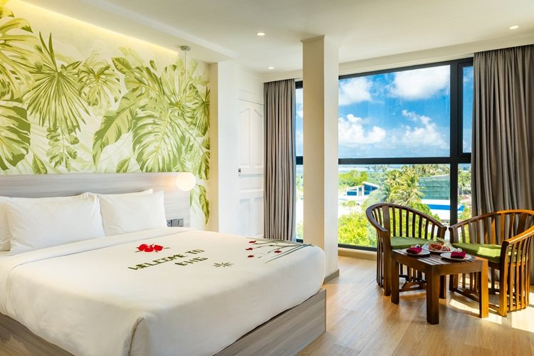 Deluxe Seaview with Balcony room at Beach Hotel Guraidhoo